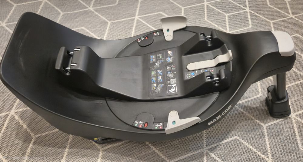 Vând scoică auto Maxi-Cosi Coral 360 cu baza Isofix.