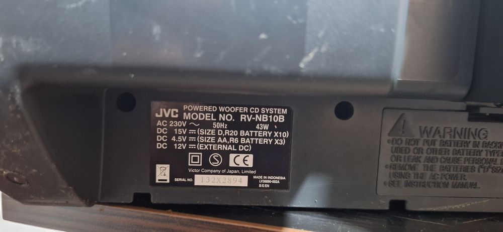 BoomBox  JVC RV-NB10B.
