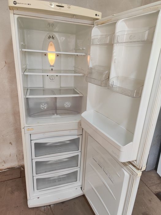 Холодильник рабочий