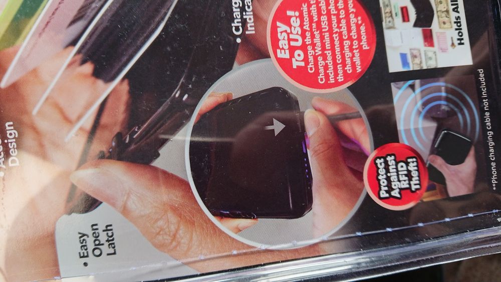 Card holder cu power bank (baterie externa)