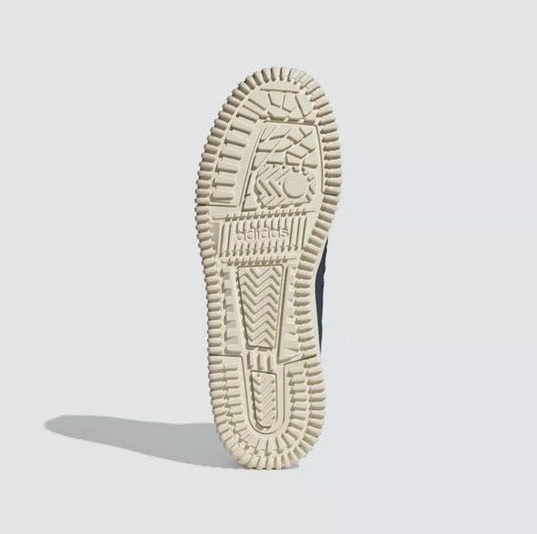 Ботинка Adidas обувь