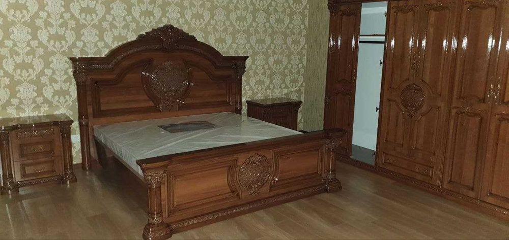 Спальный гарнитур