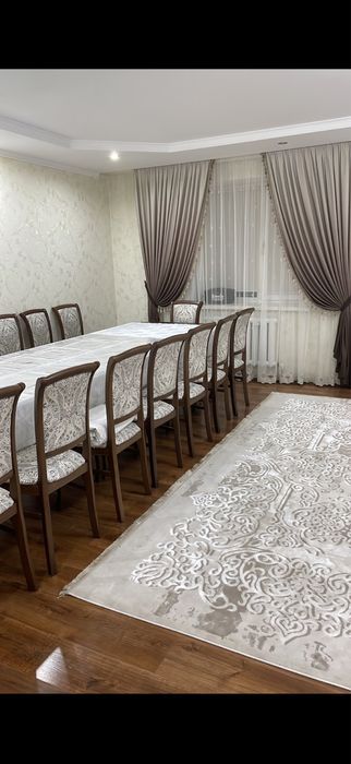 Стол со стульями