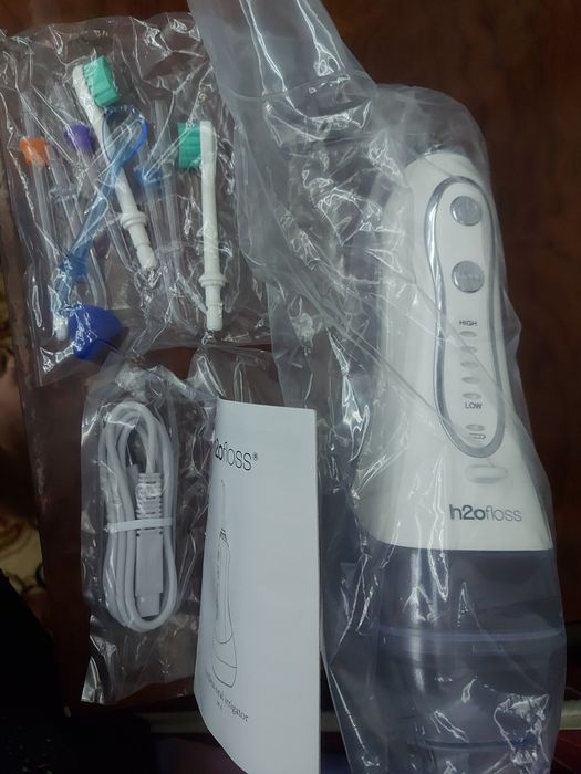 Ирригатор для зубов новый