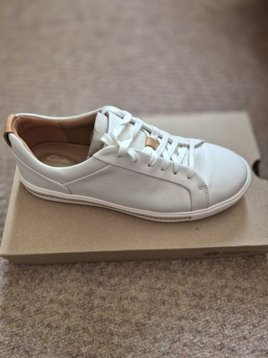 Сандали Caprice и  Сникърси Clarks