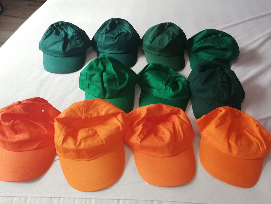 Зимно работно облекло мъжки полугащеризони и шапки