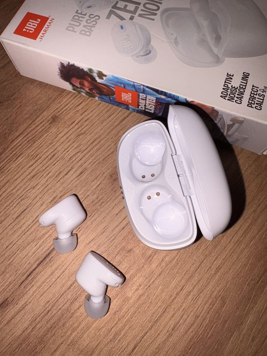 Vand casti jbl tunebuds in stare buna de functionare