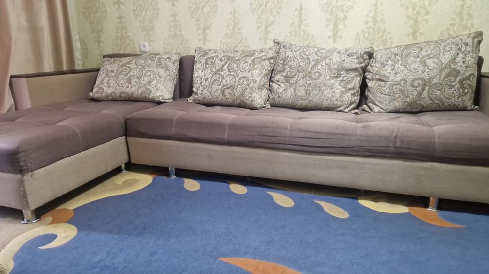 Продам диван для гостиной