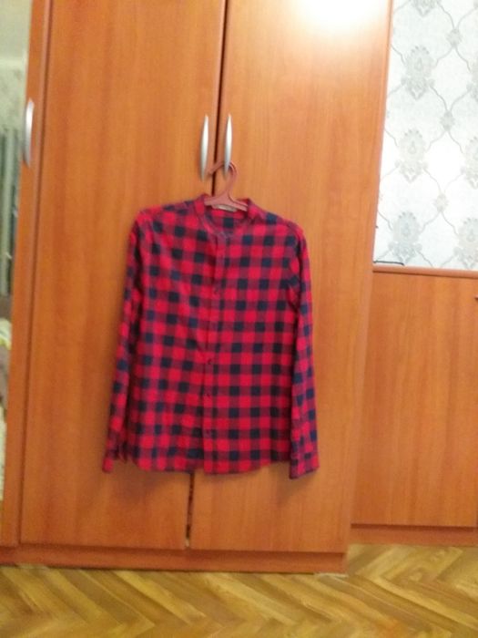 Продаются модные рубашки унисекс.