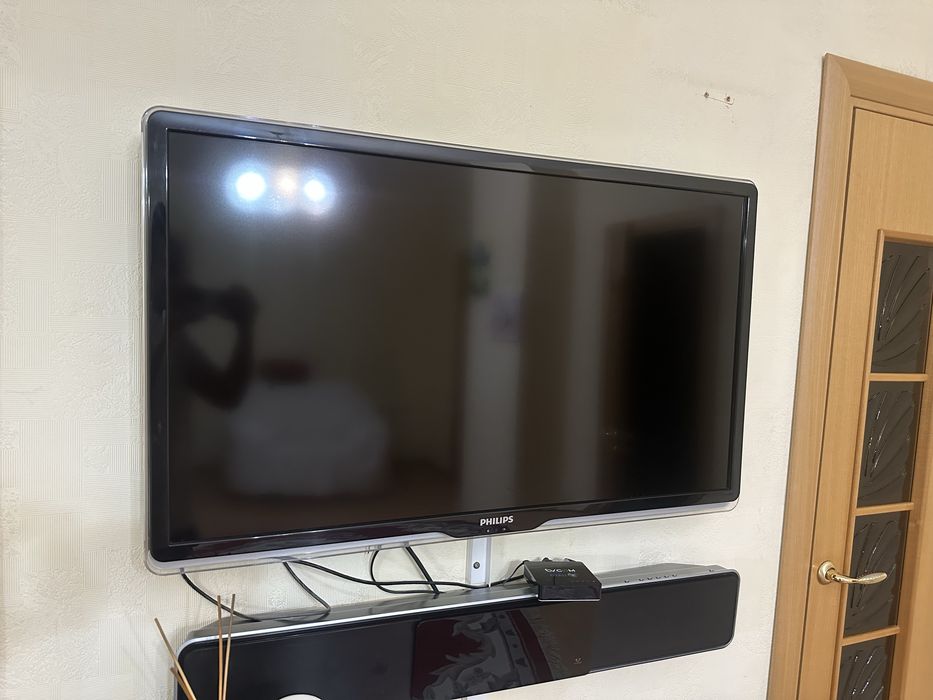 Продаю телевизор philips с дополнениями