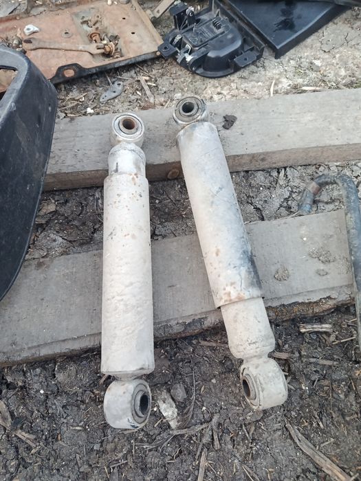 Задние стойки хундай Старекс