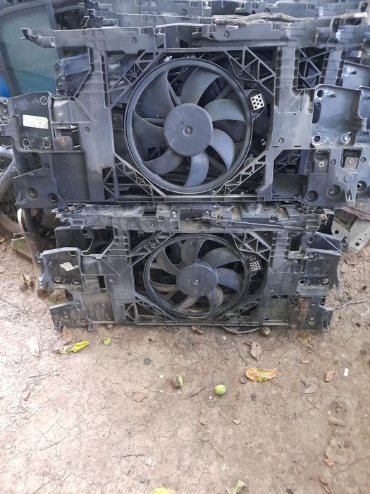 Megane 3  bara fata capota si alte piese