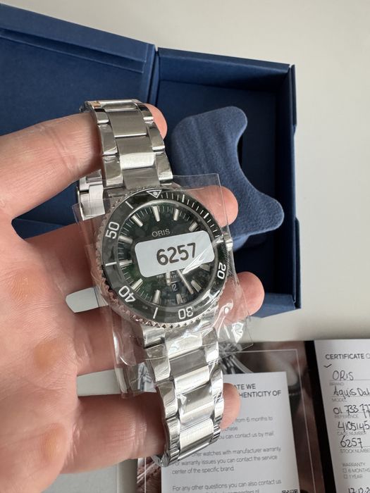 Oris Aquis 43.5mm Green Dial - Full Set