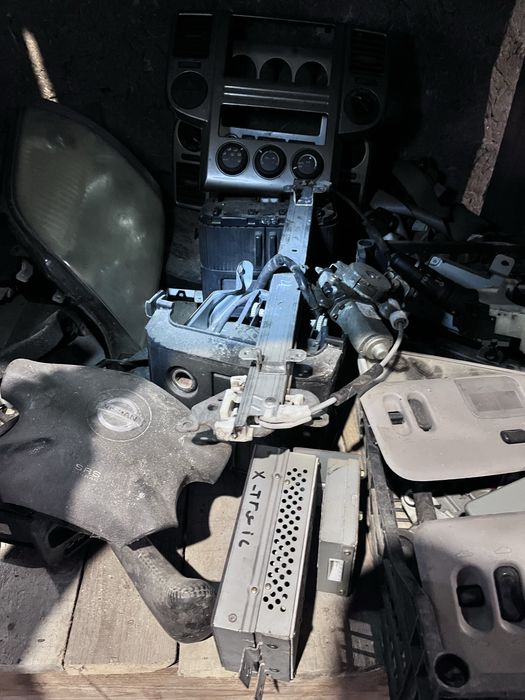 Nissan x trail 2.0 / 2.5i над 10 джипа на части всичко налично