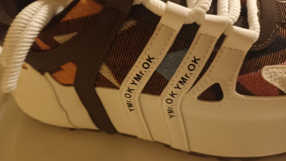 Vând pantofi unisex talpa groasa