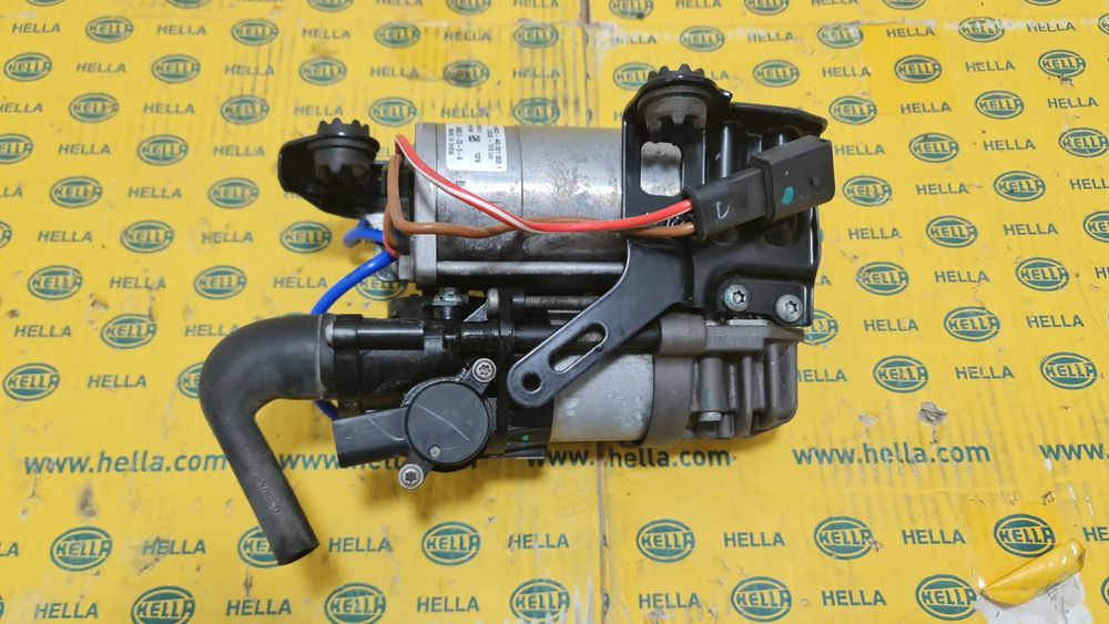 Compresor aer perne suspensie BMW 7 G11 G12 G70 I7 6895101