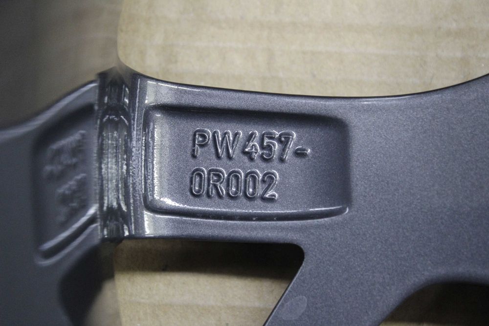 Нови оригинални джанти 17" Toyota RAV4, Corolla, Auris, Avensis