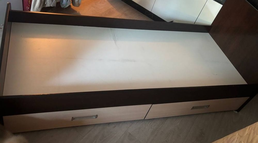 Спальная кровать