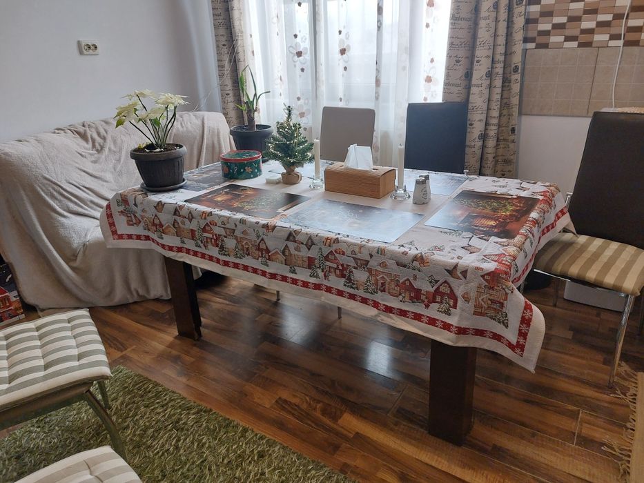 Masa de bucatarie robustă!