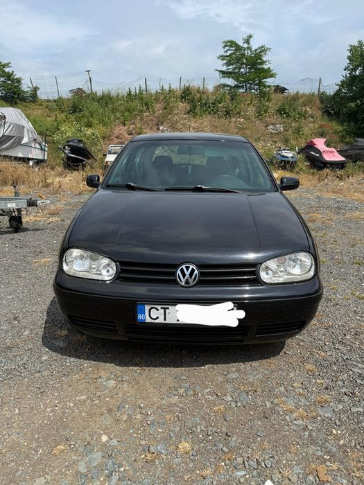 VOLKSWAGEN Golf 2000