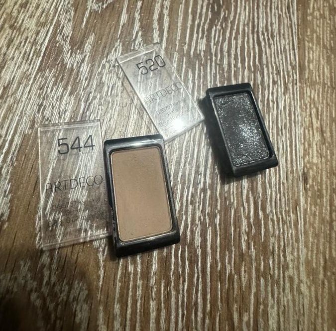 Продам тени Artdeco