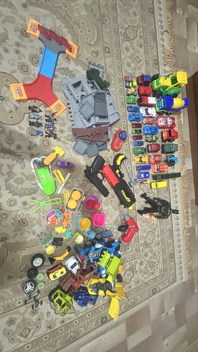 Ойыншықтар сатылады