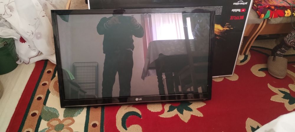 Телевизор LG простой