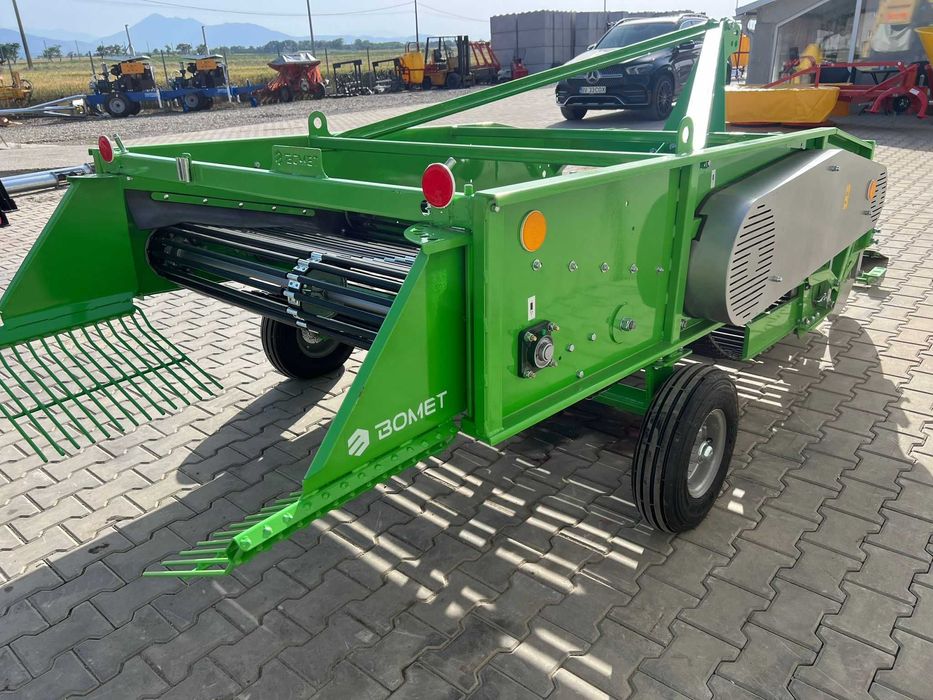 Masina de scos cartofi , ceapa , usturoi Bomet  - 1,5 m (Noua) + video