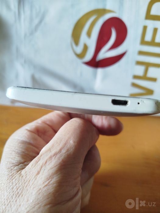 Продается телефон HTC One Max