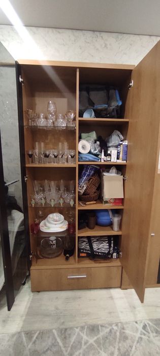 Шкаф срочно продам