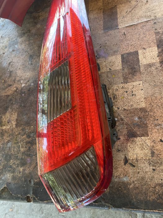 Десен стоп за форд фиеста 3 врати