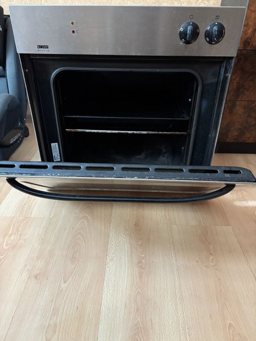 Духовый шкаф Zanussi built-ln