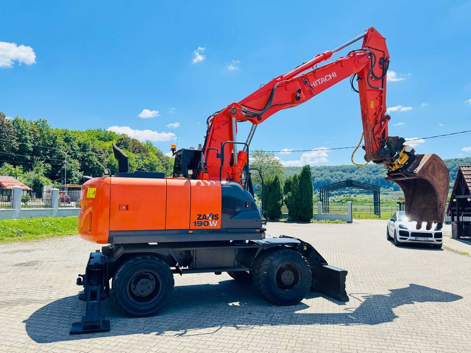 Excavator pe roti Hitachi ZX 190 W, an 2016, 20 tone, lama + cale, TOP