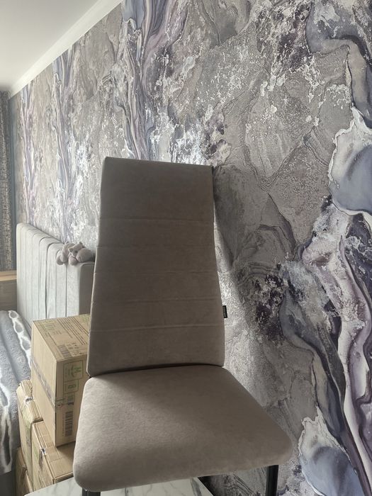 Продам новые стулья