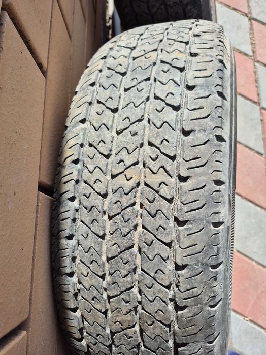 Продам шины на Toyota Hilux