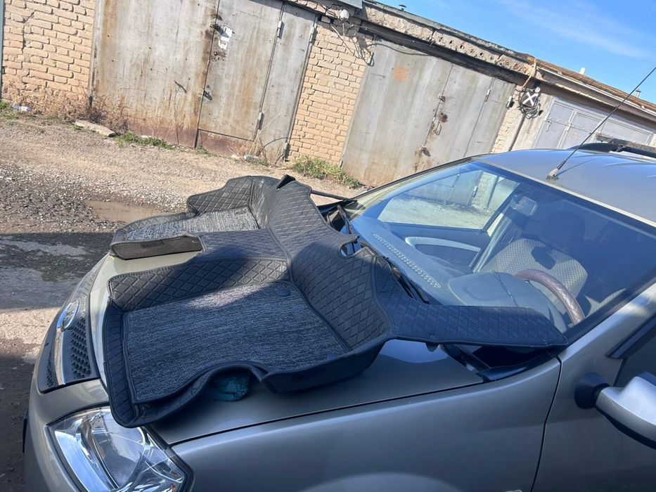 Продам коврики на Ларгус