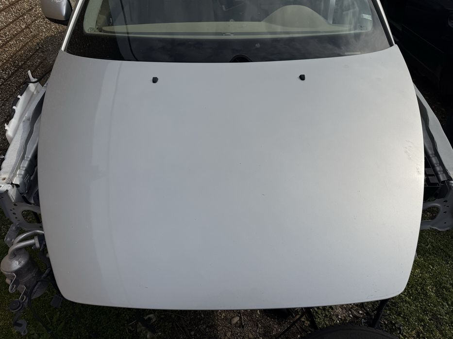 Преден капак Volvo V50 оригинален