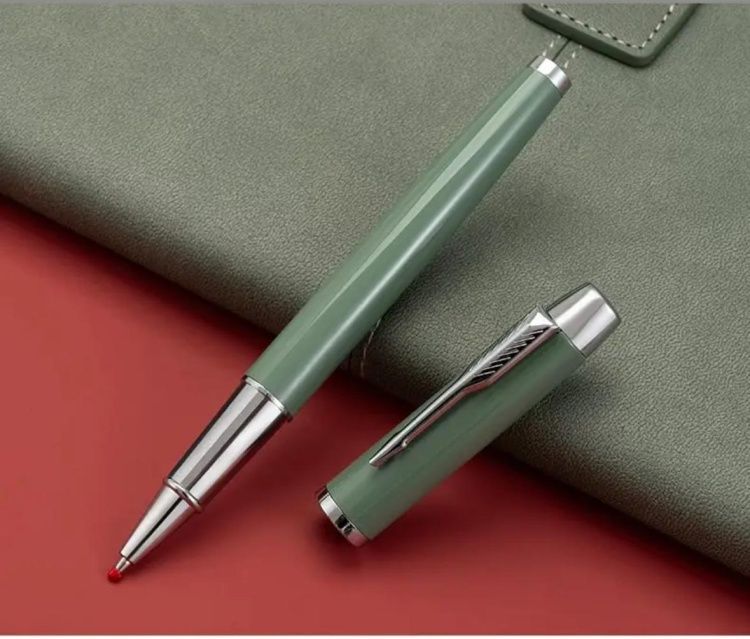 Подарочный набор с термосом, ручкой и блокнотом