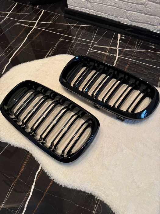 Бъбреци черен лак за BMW F16 в отлично състояние!