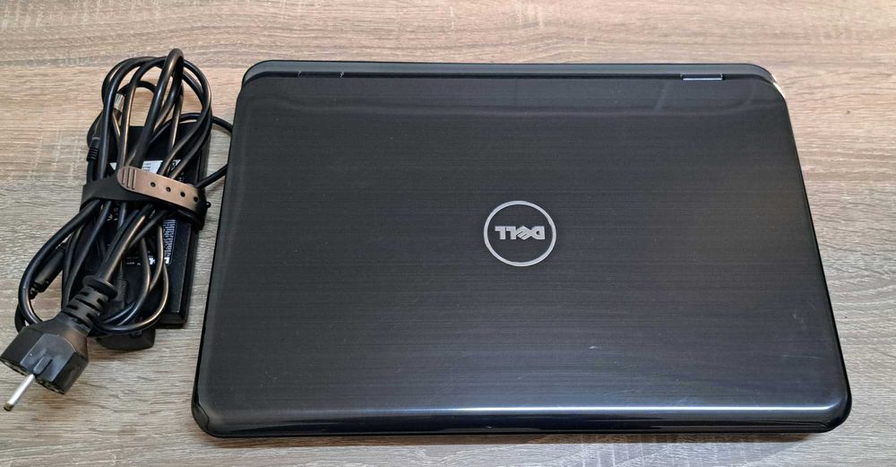 Лаптоп DELL inspiron