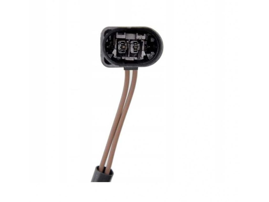 Брава за заключване на преден капак на VW Golf 5