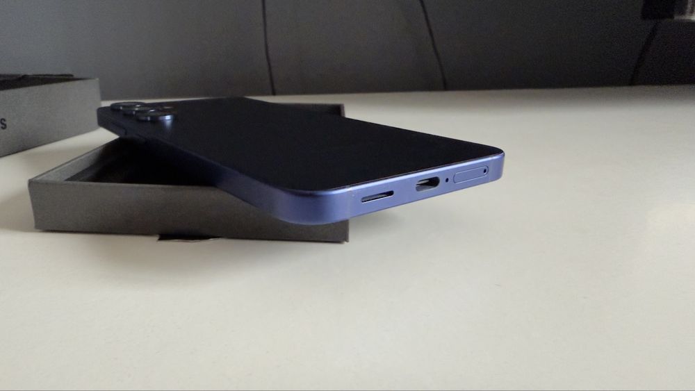 Като Нов! Платен в брой Samsung Galaxy S25 plus 256gb