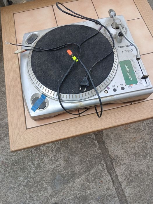 Продавам грамофон