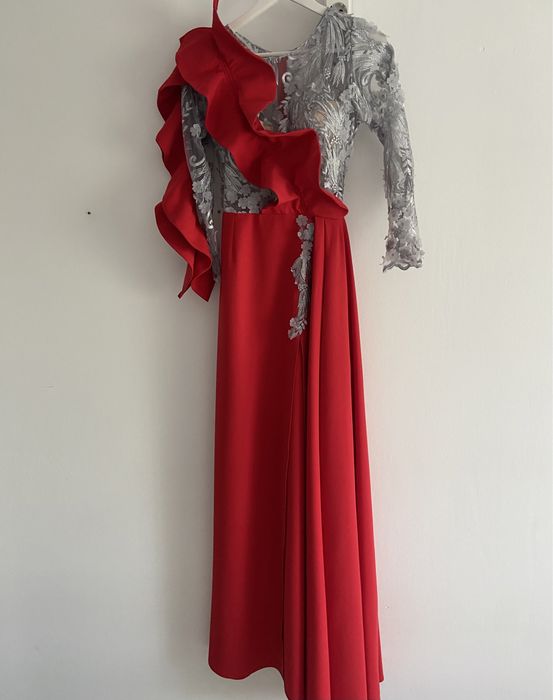 Vand rochie de ocazie nouă, mărimea M