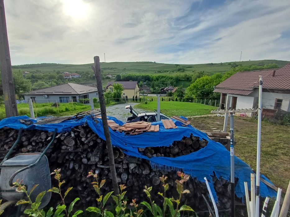 Vand teren intravilan + casa la 14.5km de Aeroport Cluj