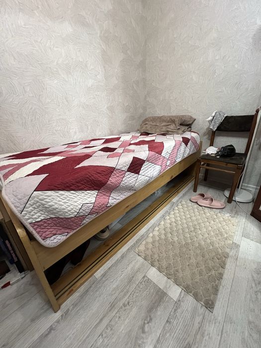 Продам кровать с матрасом