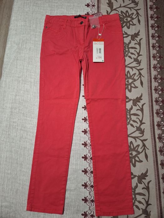 Pantaloni pentru fetele de 10 ani! 140 cm