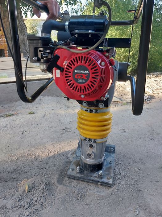 Аренда Кенгуру  трамбовка узимиз уриб берамиз