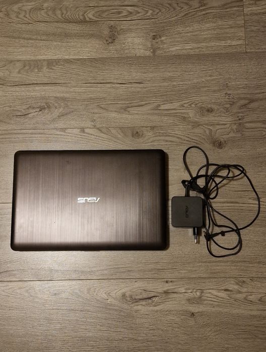 Laptop ASUS X541UV – i5 Gen6, 64-bit, pregătit de utilizare, (curățare și întreținere recentă)