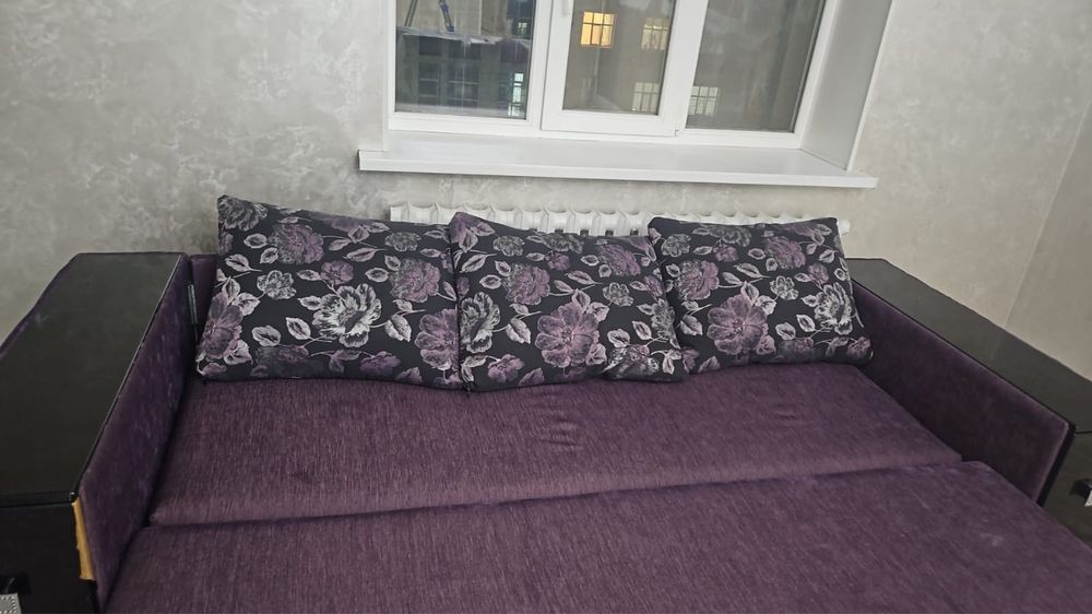 Диван со встроенным баром